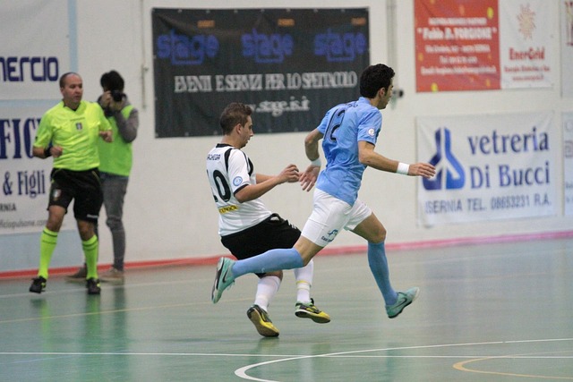 项高度依赖 项高度依赖